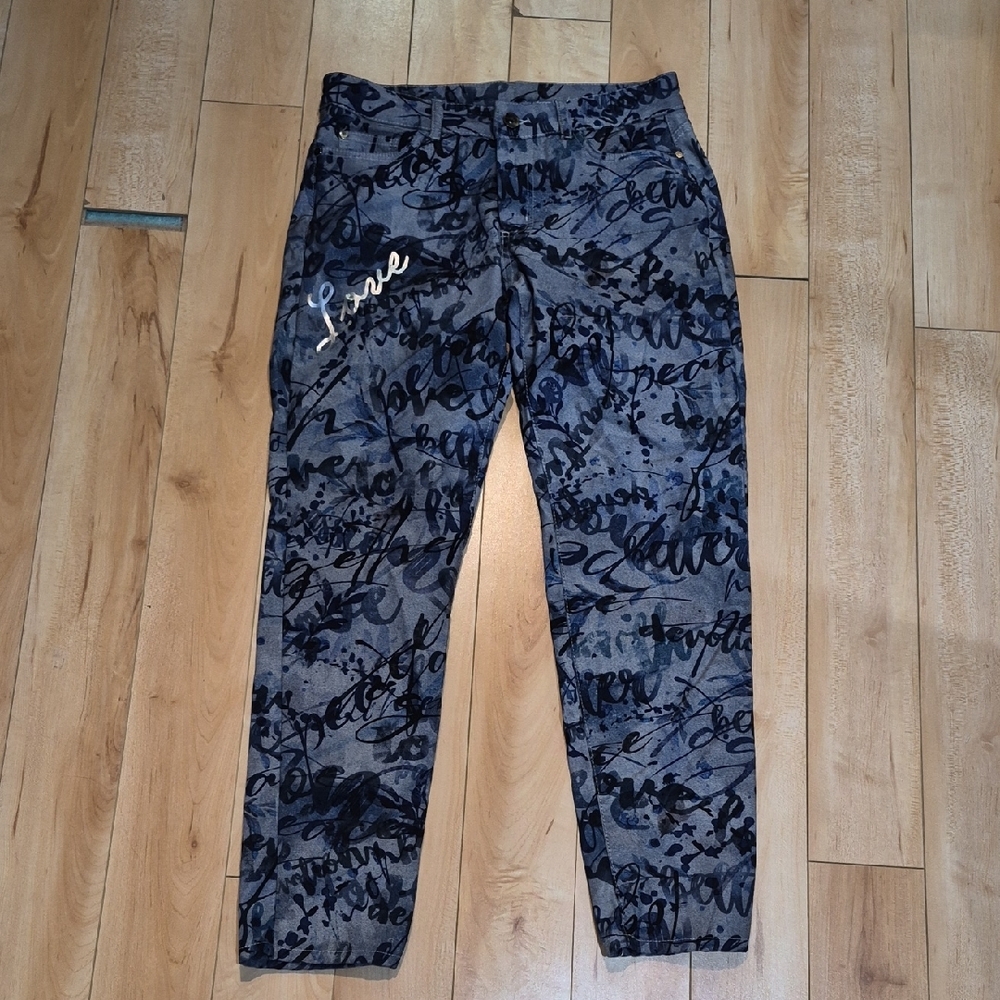 Dolcezza Women's Size 30 (I Believe) Ankle Length Script-Print Casual Pants